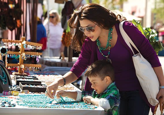 Exploring the Vibrant Farmers & Crafts Market of Las Cruces